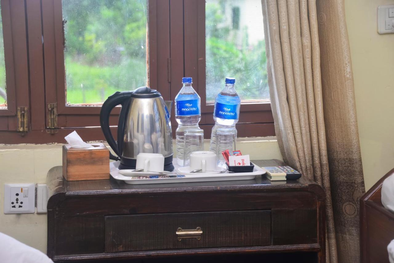 Unique Wild Resort Sauraha Eksteriør billede